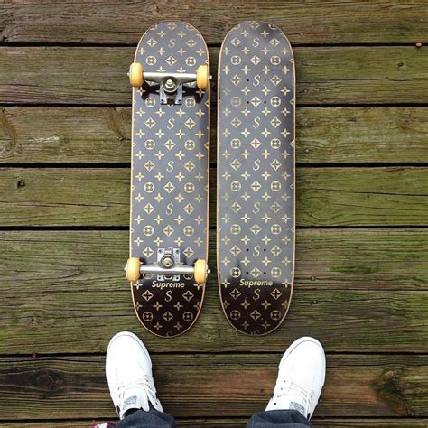 supreme louis vuitton skateboard ebay|LOUIS VUITTON * 2017 x Supreme Boite Skateboard 04446 .